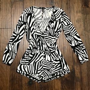 GUESS - NWT - white & black zebra print romper
